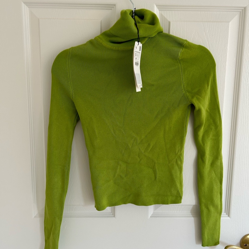 Zara Sweater 💚